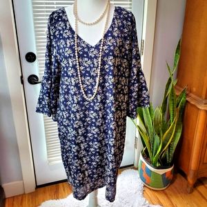 Navy floral loose fitting dress with bell sleeves size Large